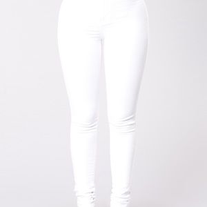 Fashion Nova high waist denim skinnies in White 💋
